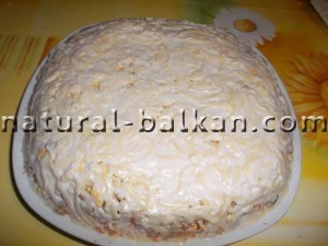 салат подарок, смазать майонезом